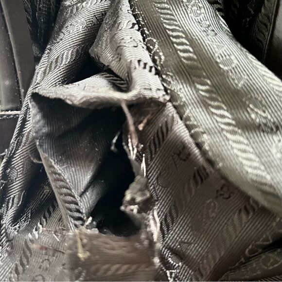 Prada Enameled Metal Triangle Shoulder Bag Vintage - Picture 5 of 15